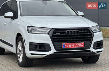Внедорожник / Кроссовер Audi Q7 2017 в 