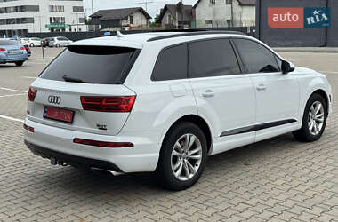 Внедорожник / Кроссовер Audi Q7 2017 в 