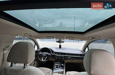 Внедорожник / Кроссовер Audi Q7 2017 в 