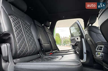 Внедорожник / Кроссовер Audi Q7 2016 в 