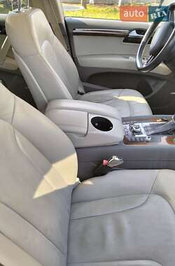 Внедорожник / Кроссовер Audi Q7 2011 в 