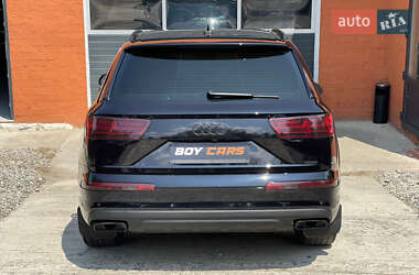 Позашляховик / Кросовер Audi Q7 2018 в 
