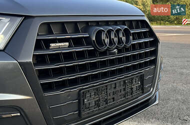 Внедорожник / Кроссовер Audi Q7 2017 в 