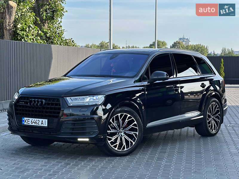 Внедорожник / Кроссовер Audi Q7 2015 в Днепре