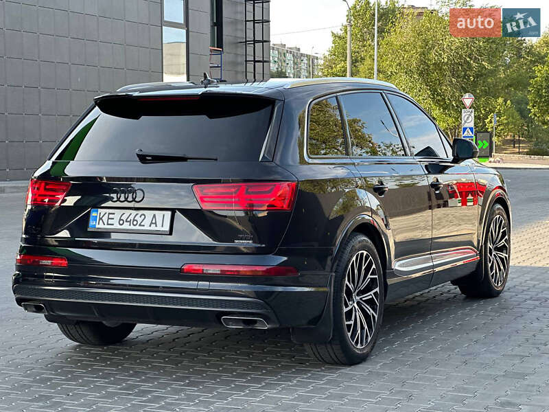 Внедорожник / Кроссовер Audi Q7 2015 в Днепре