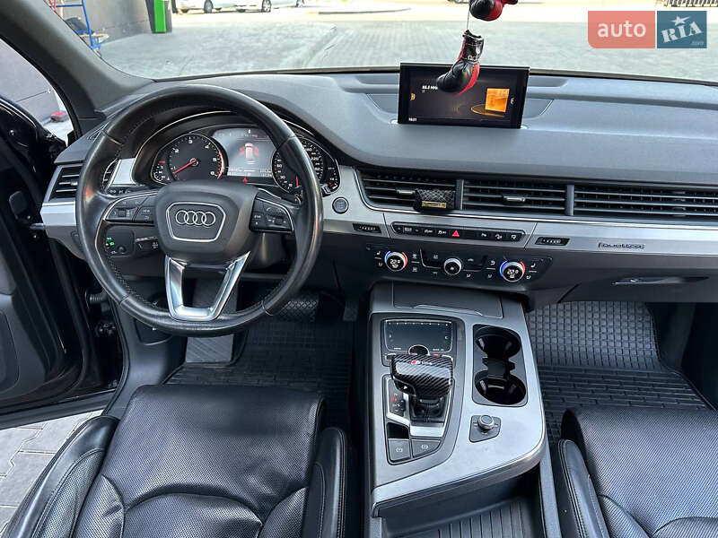 Внедорожник / Кроссовер Audi Q7 2015 в Днепре