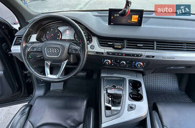 Внедорожник / Кроссовер Audi Q7 2015 в 
