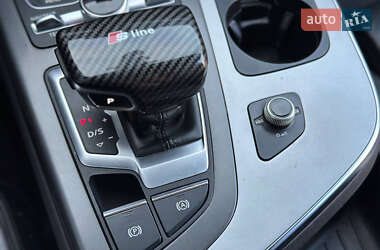 Внедорожник / Кроссовер Audi Q7 2015 в 