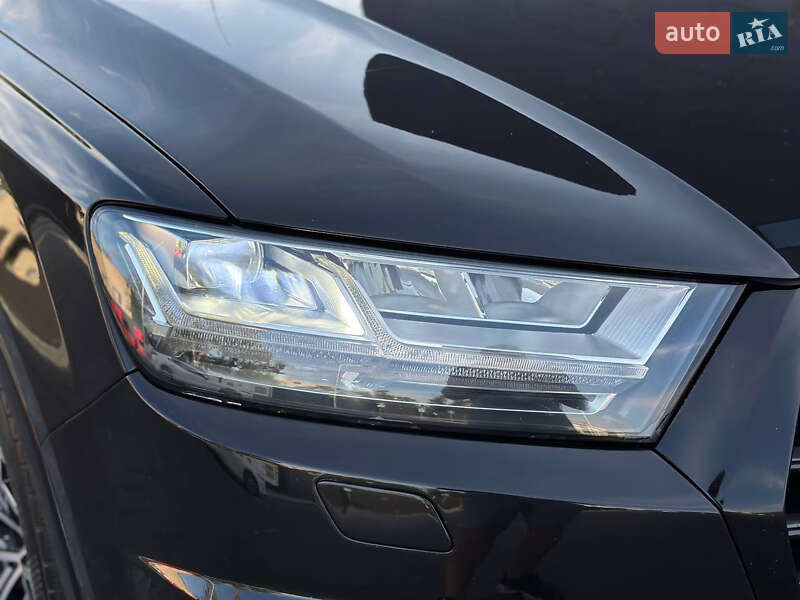 Внедорожник / Кроссовер Audi Q7 2015 в Днепре