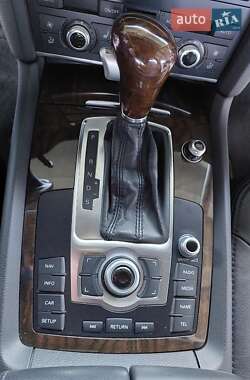Внедорожник / Кроссовер Audi Q7 2010 в 
