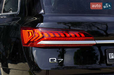 Внедорожник / Кроссовер Audi Q7 2021 в 