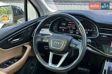 Внедорожник / Кроссовер Audi Q7 2021 в 