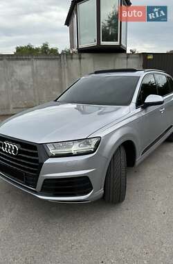 Внедорожник / Кроссовер Audi Q7 2018 в Черновцах