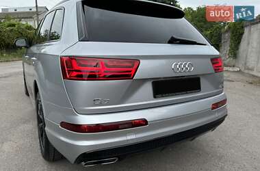 Внедорожник / Кроссовер Audi Q7 2018 в 