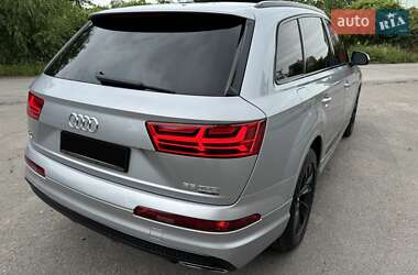 Внедорожник / Кроссовер Audi Q7 2018 в 