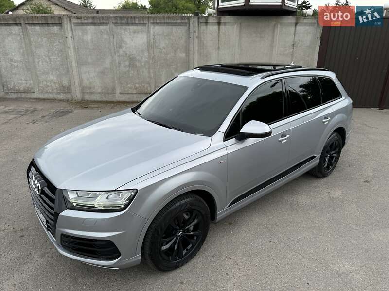 Позашляховик / Кросовер Audi Q7 2018 в Дніпрі