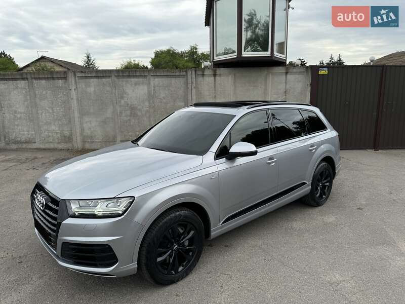 Внедорожник / Кроссовер Audi Q7 2018 в 