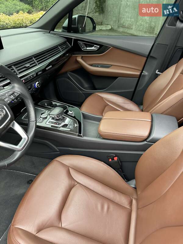 Позашляховик / Кросовер Audi Q7 2018 в Дніпрі
