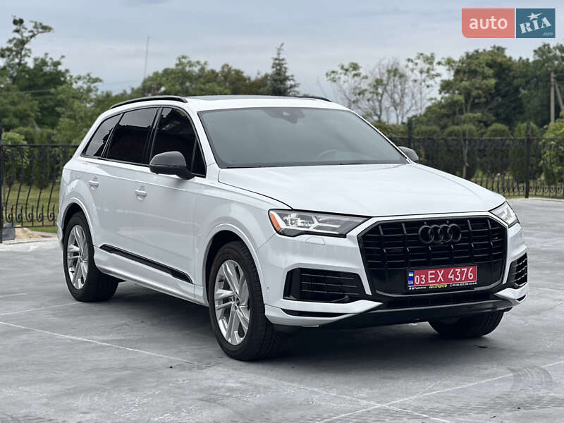Внедорожник / Кроссовер Audi Q7 2021 в 