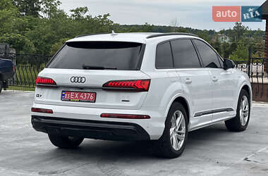 Внедорожник / Кроссовер Audi Q7 2021 в 