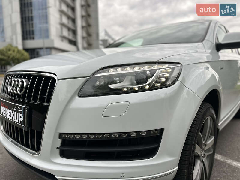 Внедорожник / Кроссовер Audi Q7 2014 в Киеве