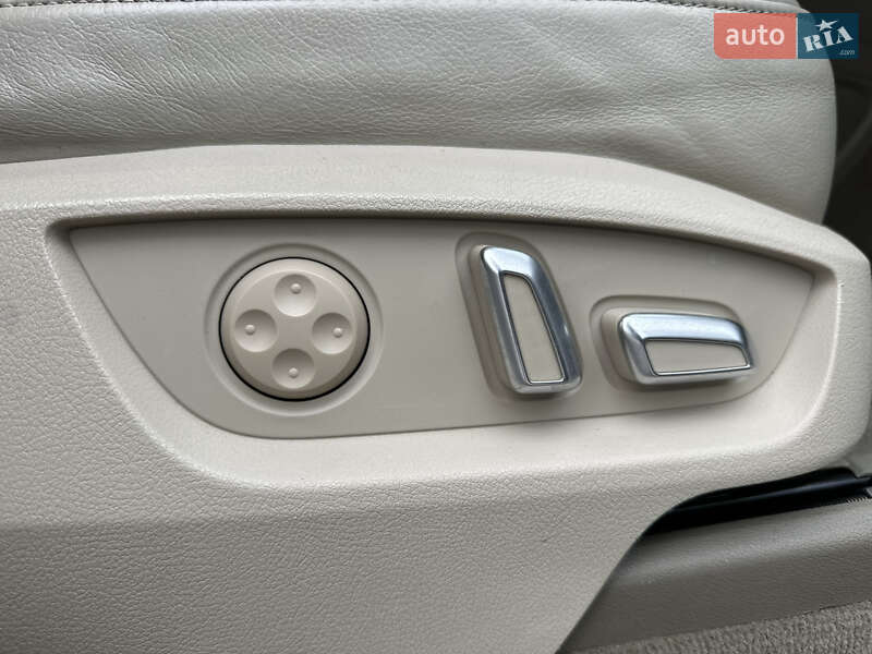 Внедорожник / Кроссовер Audi Q7 2014 в Киеве