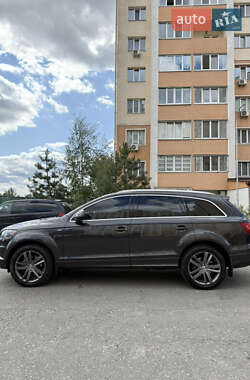 Позашляховик / Кросовер Audi Q7 2011 в 
