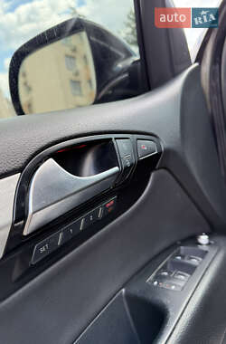 Позашляховик / Кросовер Audi Q7 2011 в 