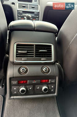 Позашляховик / Кросовер Audi Q7 2011 в 