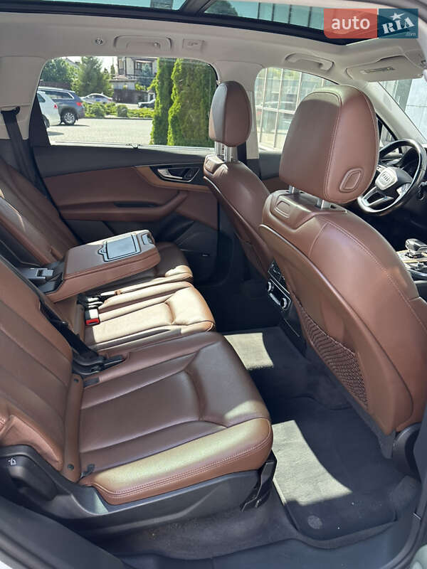 Внедорожник / Кроссовер Audi Q7 2016 в Хмельницком