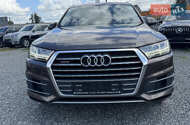 Внедорожник / Кроссовер Audi Q7 2015 в 