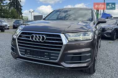 Внедорожник / Кроссовер Audi Q7 2015 в 