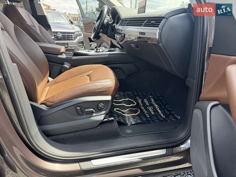 Внедорожник / Кроссовер Audi Q7 2015 в Тернополе