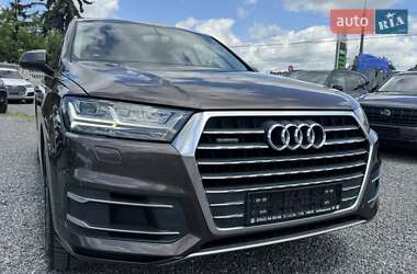 Внедорожник / Кроссовер Audi Q7 2015 в 