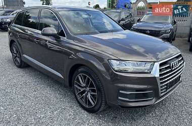 Внедорожник / Кроссовер Audi Q7 2015 в 