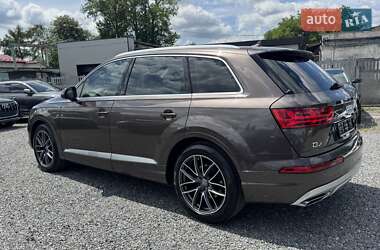 Внедорожник / Кроссовер Audi Q7 2015 в 