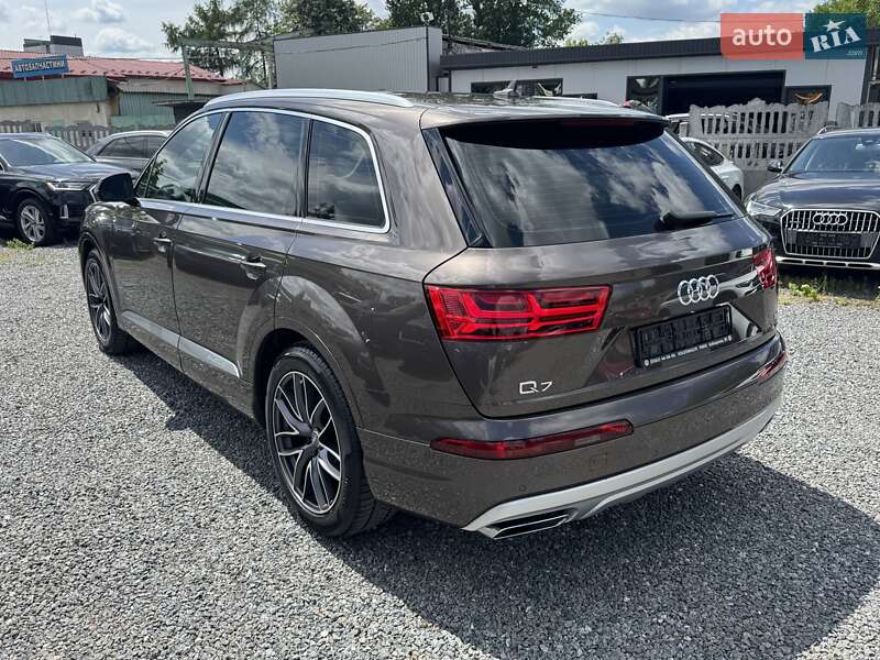 Внедорожник / Кроссовер Audi Q7 2015 в Тернополе