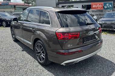 Внедорожник / Кроссовер Audi Q7 2015 в 
