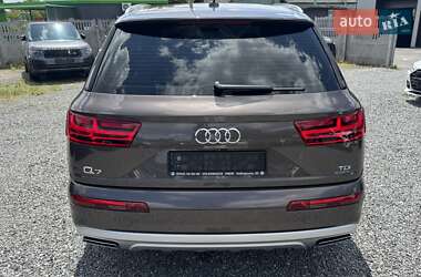 Внедорожник / Кроссовер Audi Q7 2015 в 