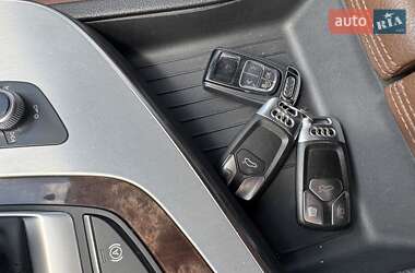 Внедорожник / Кроссовер Audi Q7 2015 в 