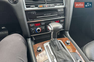 Внедорожник / Кроссовер Audi Q7 2012 в 