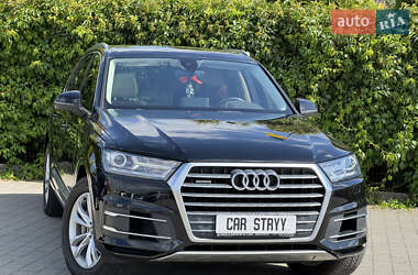 Позашляховик / Кросовер Audi Q7 2018 в 