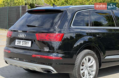 Позашляховик / Кросовер Audi Q7 2018 в 