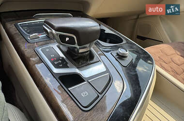 Позашляховик / Кросовер Audi Q7 2018 в 