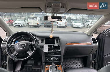 Внедорожник / Кроссовер Audi Q7 2015 в 