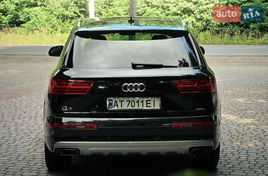 Внедорожник / Кроссовер Audi Q7 2016 в 
