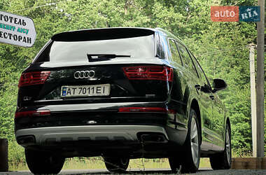 Внедорожник / Кроссовер Audi Q7 2016 в 