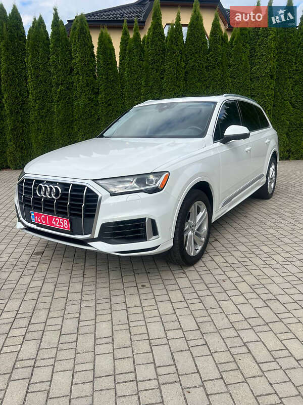 Внедорожник / Кроссовер Audi Q7 2020 в 