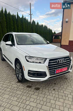 Внедорожник / Кроссовер Audi Q7 2020 в 
