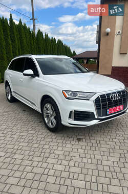Внедорожник / Кроссовер Audi Q7 2020 в 